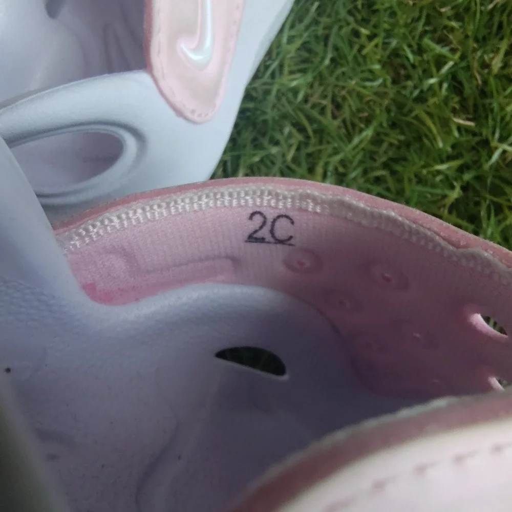 Nike Baby Aqua Swoosh Size 2C Light Pink and White Water Play Shoes Slides